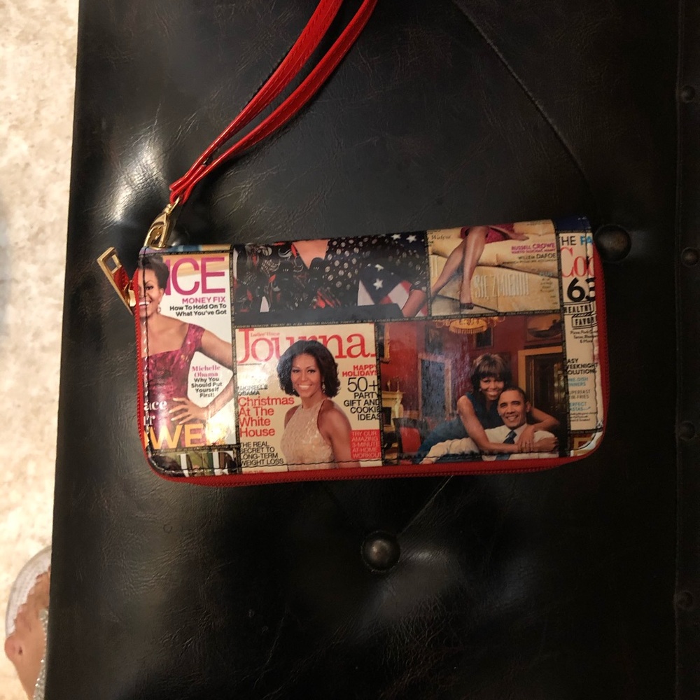 Wallet with montage of the Obama family